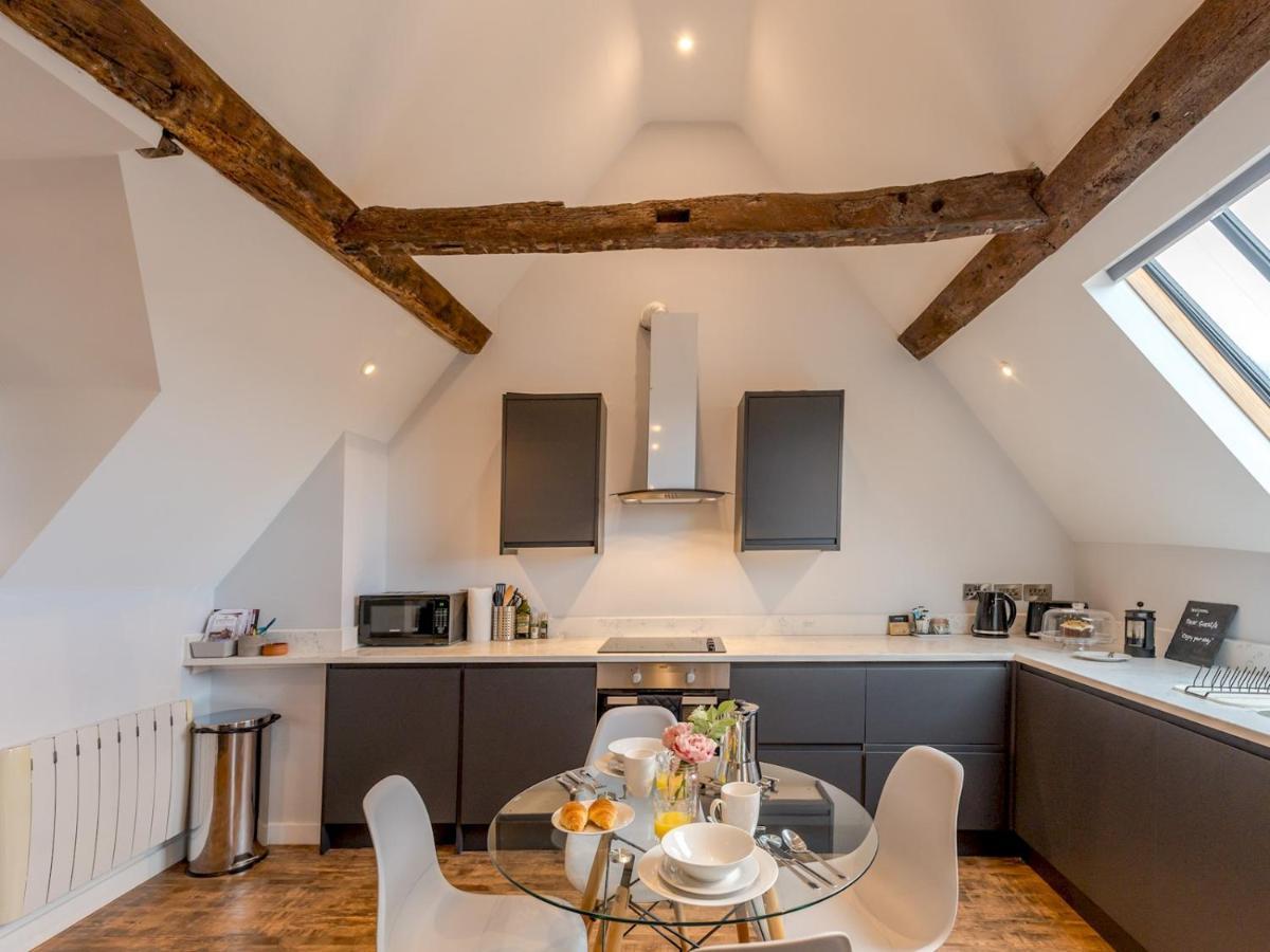 Pass The Keys 5C Charming Town Centre Apartment With Roof Top Views Shrewsbury Exteriör bild