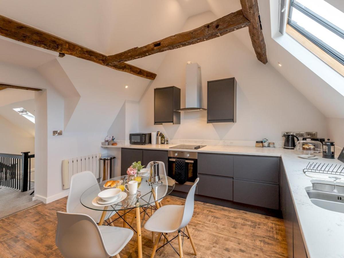 Pass The Keys 5C Charming Town Centre Apartment With Roof Top Views Shrewsbury Exteriör bild